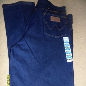 Wrangler Jeans Men's size 40x32 Regular fit New